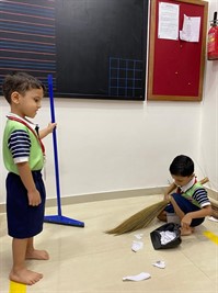 FY2 Andheri - Sweeper Visit in school