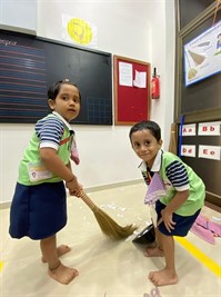 FY2 Andheri - Sweeper Visit in school
