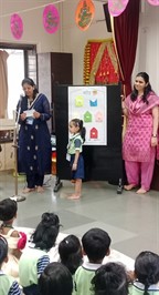 छोटा शिशु ( कृतीसत्र)